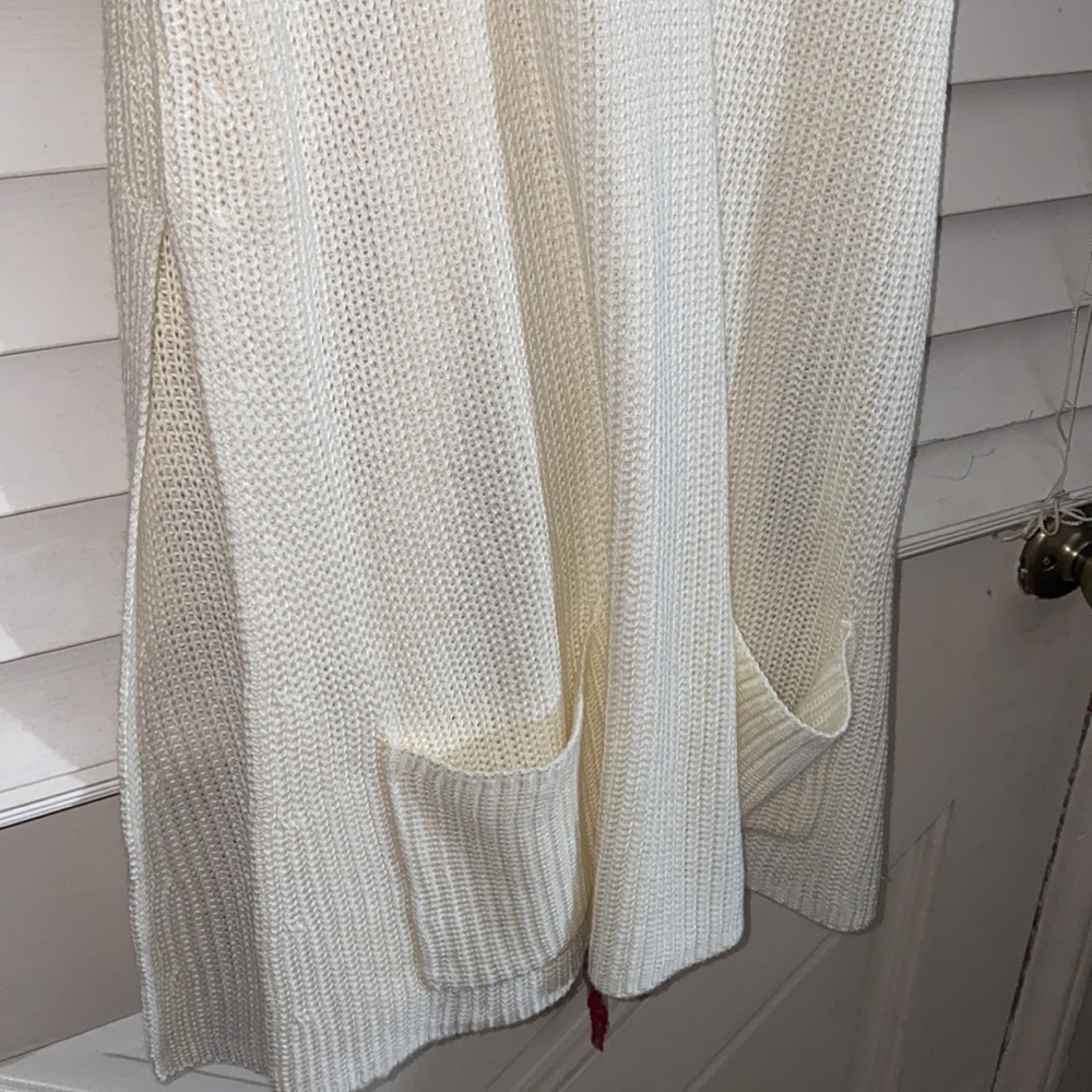Cream Top - Picture 2 of 5